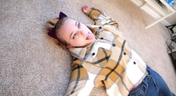 Girls Getting Sleepy – Lily and Rebecca’s Sleepy Feet